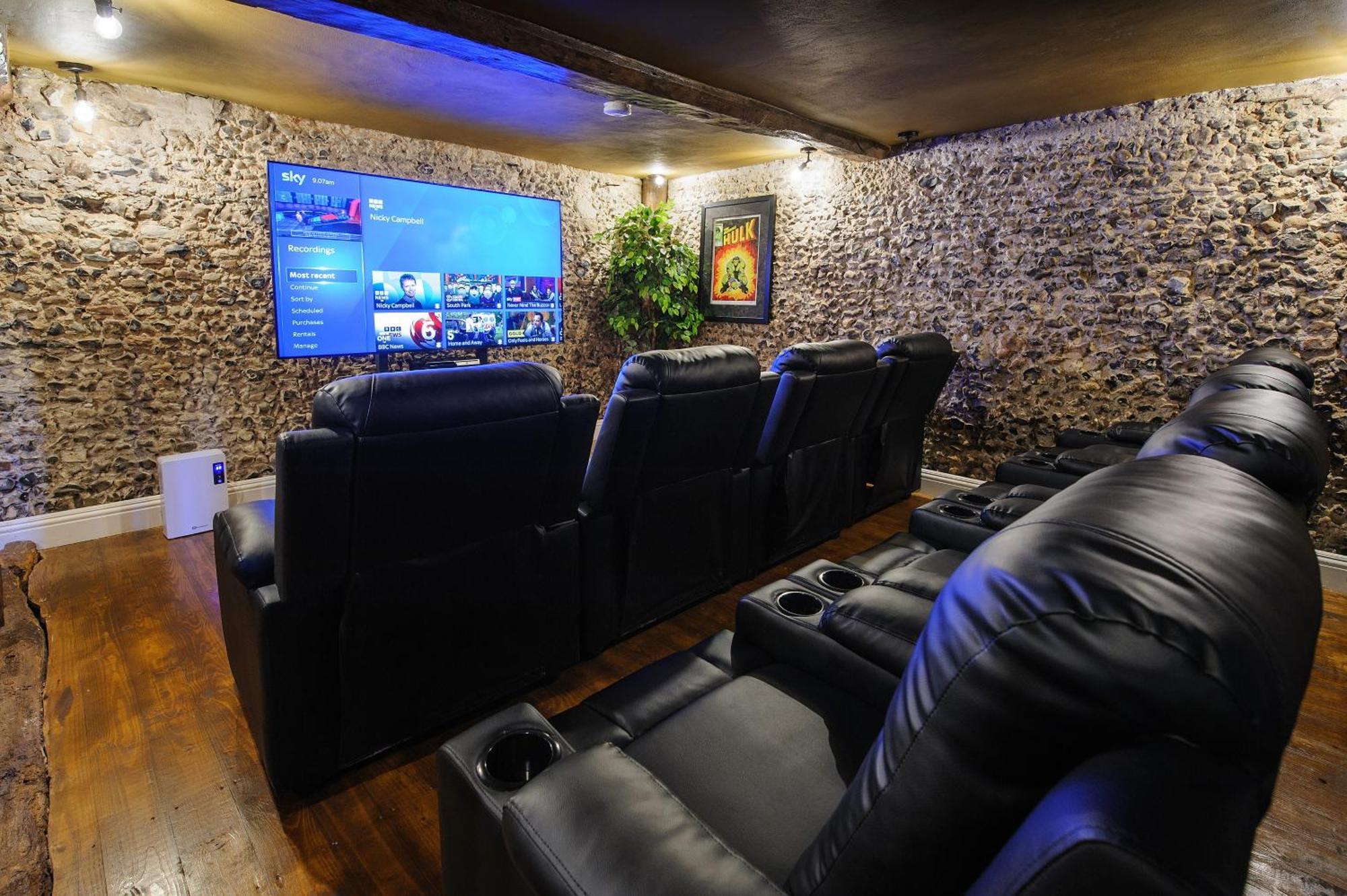 Huge Deluxe 600 Year Old Essex Manor, Hot Tub, Cinema Room, Sky Tv Saffron Walden Zewnętrze zdjęcie